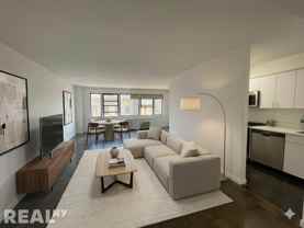 20 Beekman Pl #2C - Photo 1 of 1