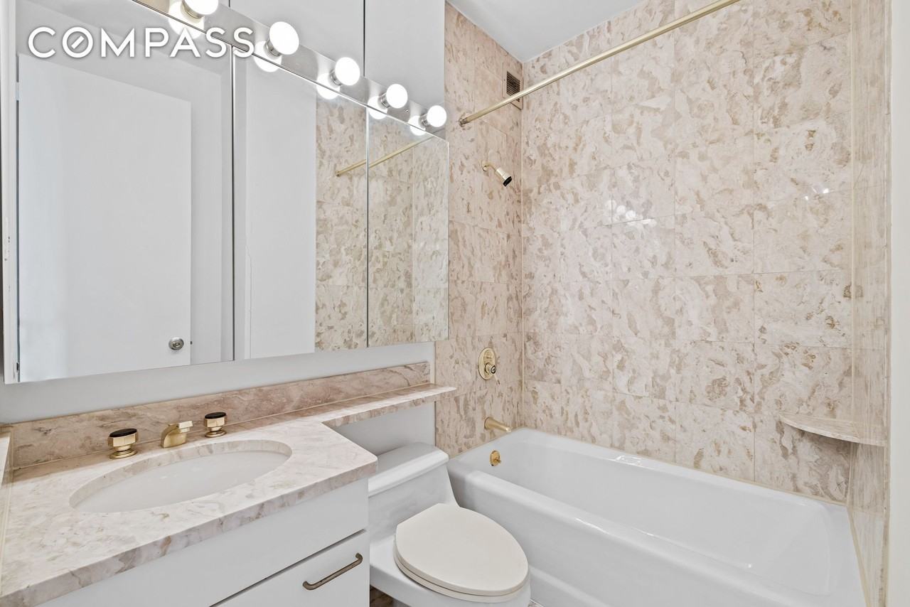 524 E 72nd St #31AG - Photo 7 of 15