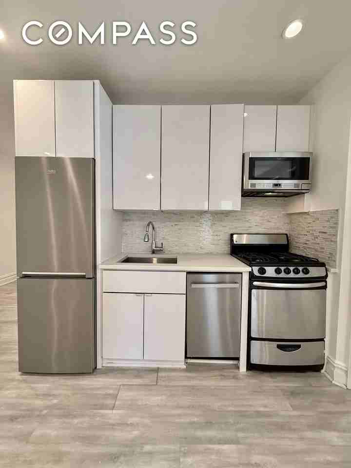 105 Bennett Ave #14A - Photo 5 of 16