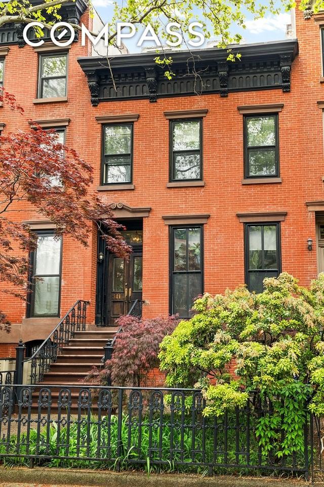 341 Adelphi St #1 - Photo 6 of 6