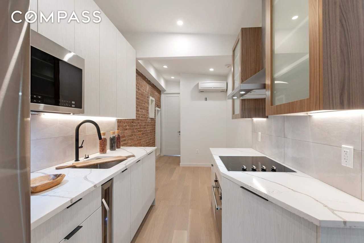 140 Mulberry St #PH - Photo 4 of 15