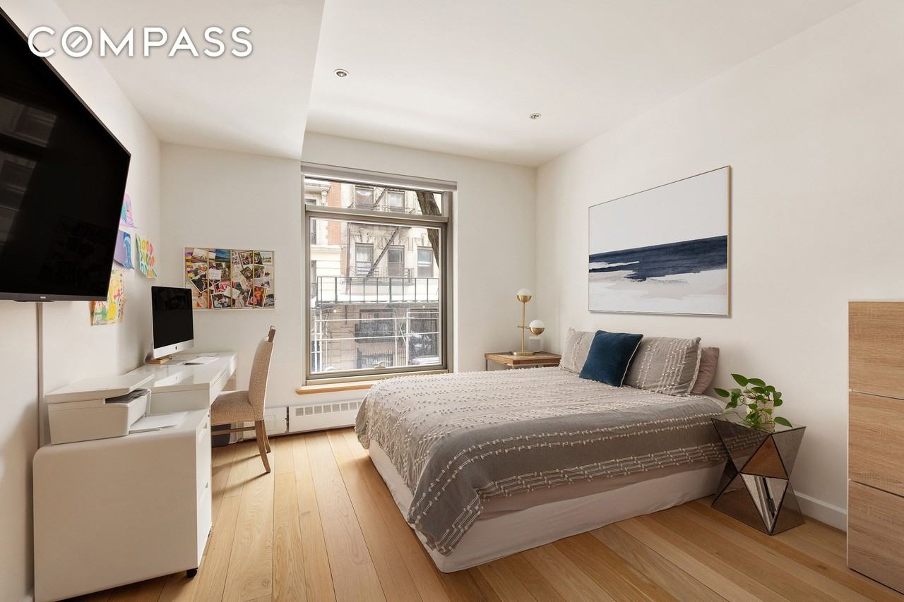 132 E 30th St #2 - Photo 6 of 14