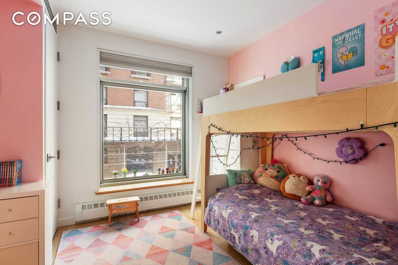 132 E 30th St #2 - Photo 7 of 14