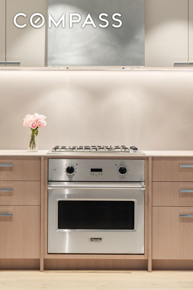 16 Morton St #2 - Photo 7 of 8