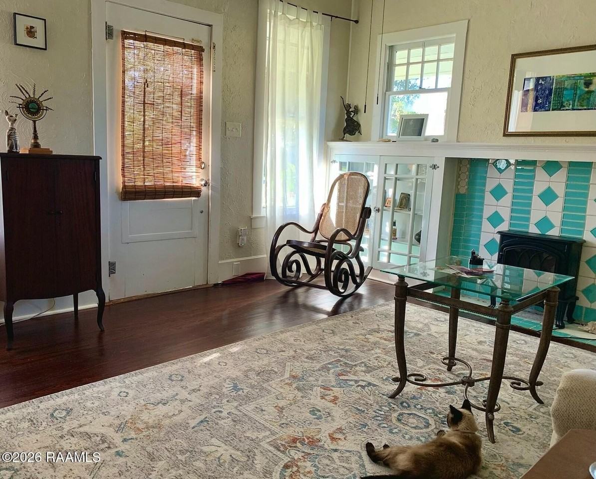 254 Union St - Photo 4 of 16
