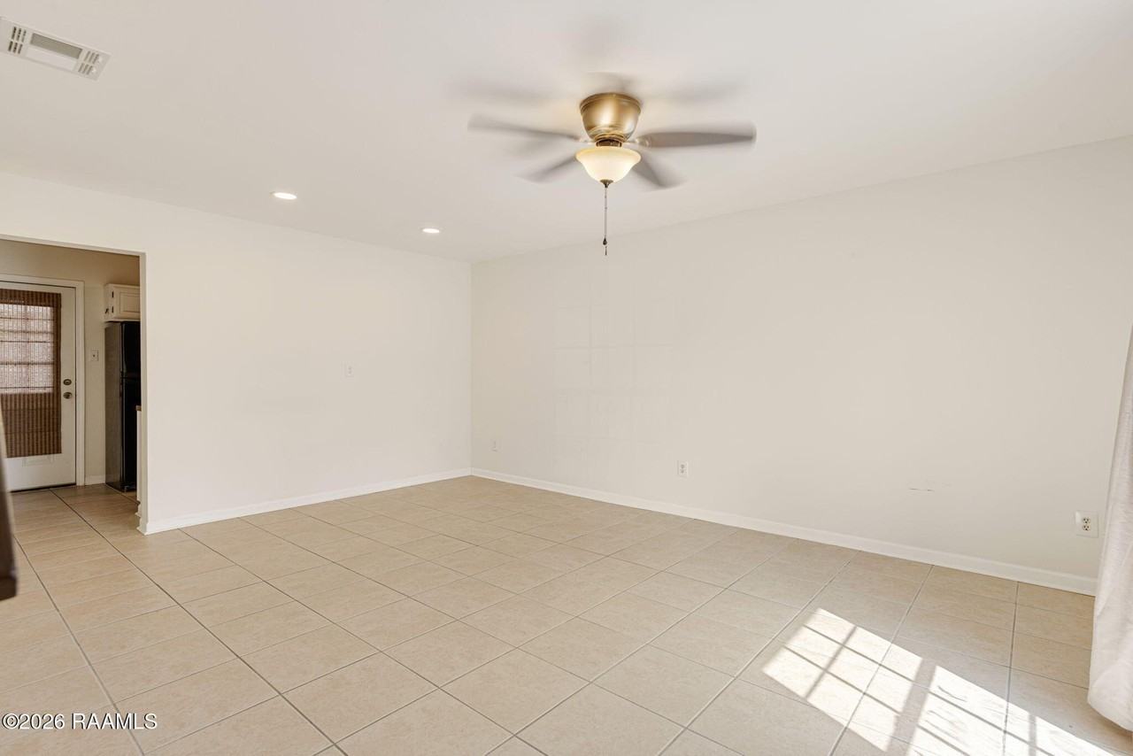 100 Winchester Dr #309 - Photo 5 of 20