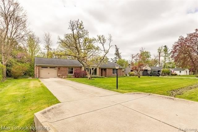 16239 Madoline St - Photo 2 of 20