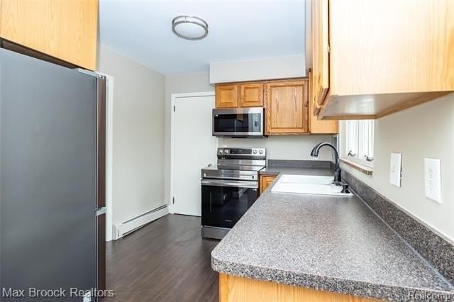 16239 Madoline St - Photo 7 of 20