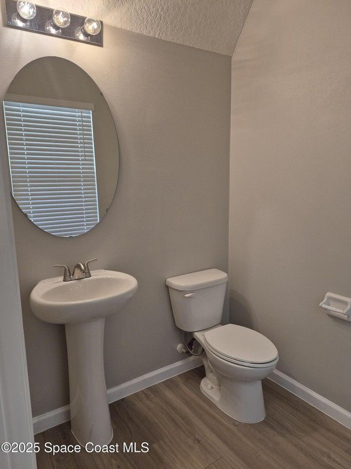 1115 Newton Cir - Photo 2 of 18