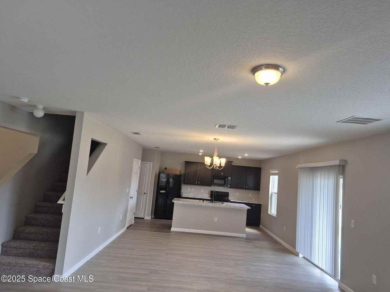 1115 Newton Cir - Photo 6 of 18