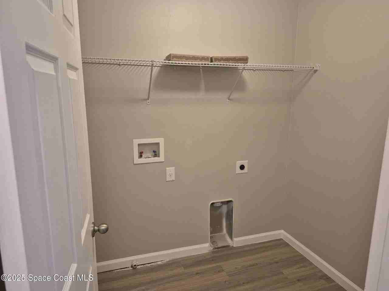 1115 Newton Cir - Photo 7 of 18
