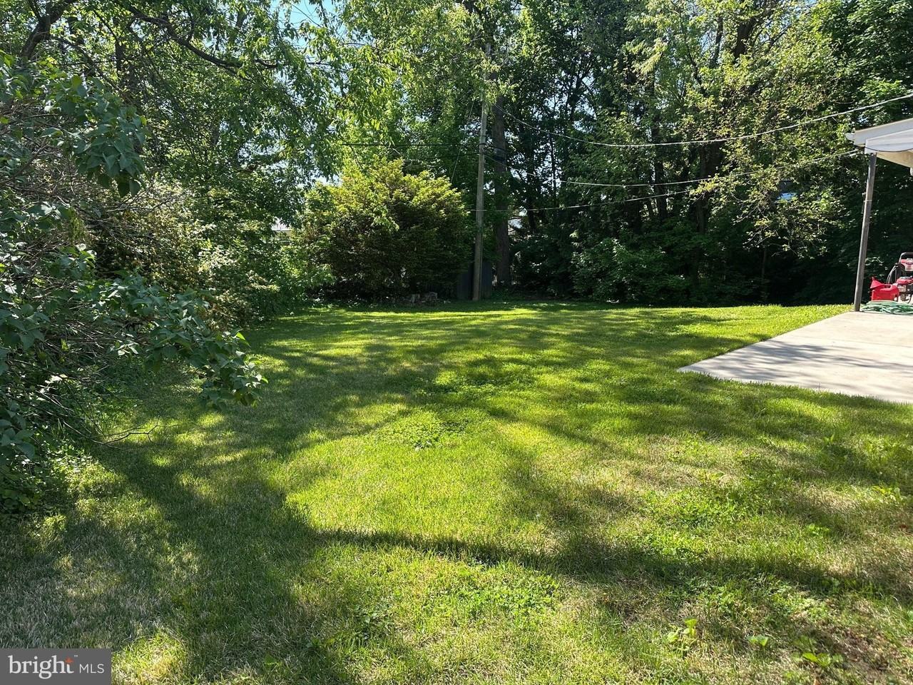 918 Shawnee Dr - Photo 3 of 19