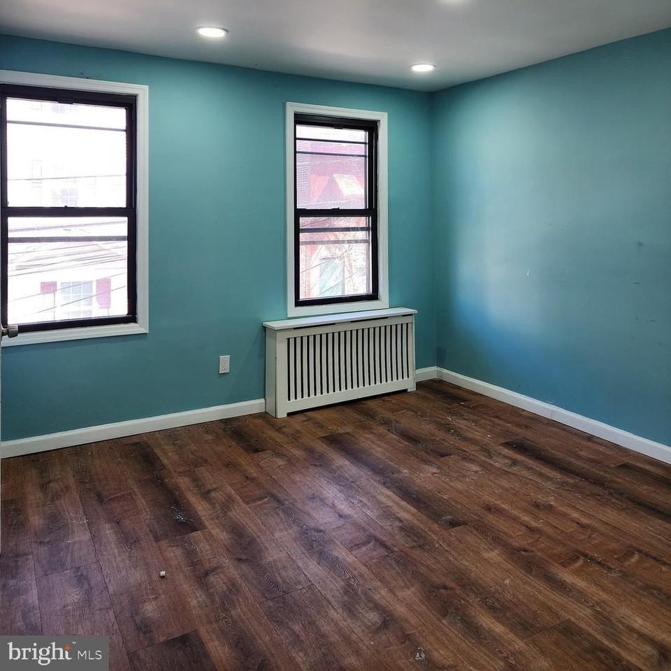 135 Fountain Ave - Photo 3 of 30