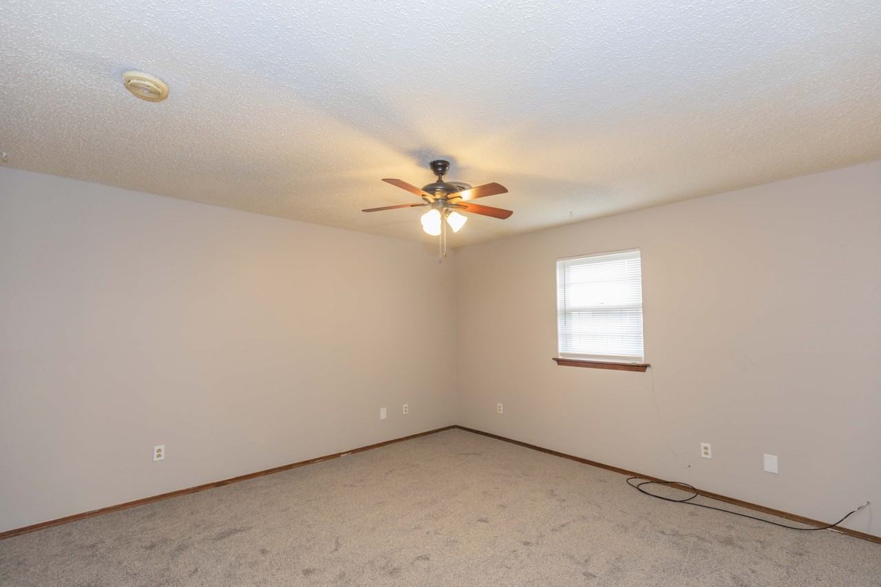 1950 Howard Dr #1950 - Photo 7 of 10
