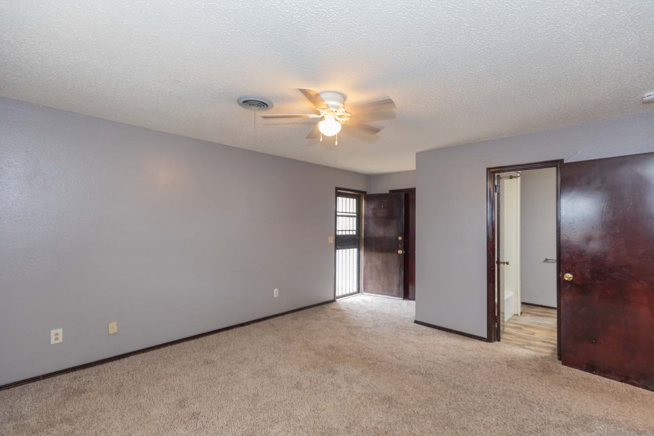 1950 Howard Dr #1952 - Photo 7 of 10