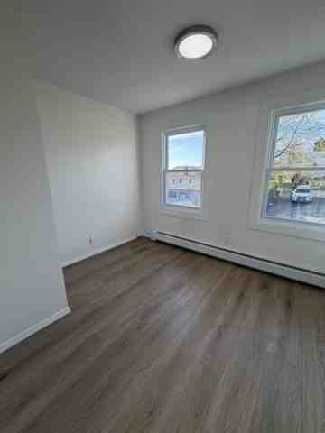 15 Van Courtland Pl #2 - Photo 5 of 18