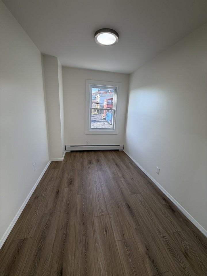 15 Van Courtland Pl #2 - Photo 6 of 18