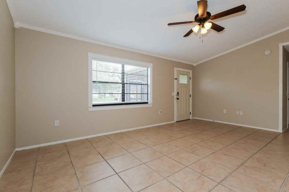 13238 Drysdale St - Photo 4 of 16