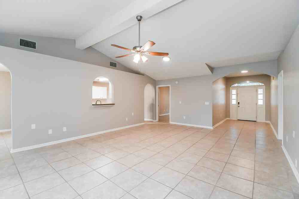 401 Baybrook Dr - Photo 5 of 16