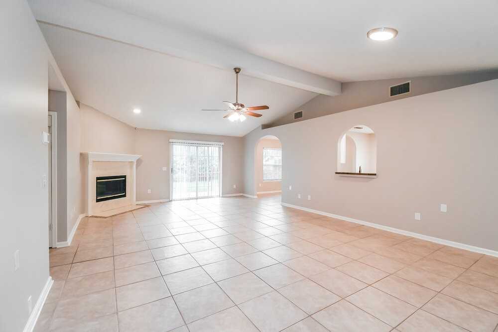 401 Baybrook Dr - Photo 6 of 16