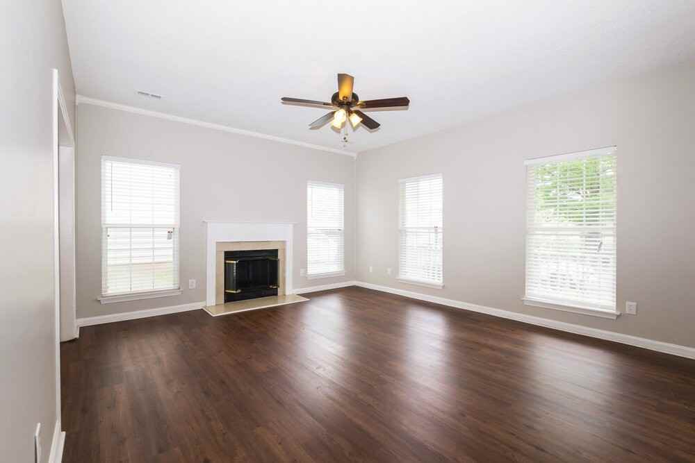 10415 Battle Ct - Photo 2 of 20