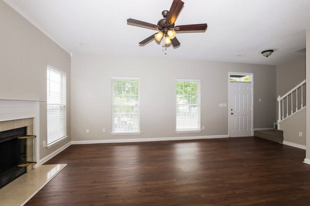 10415 Battle Ct - Photo 4 of 20