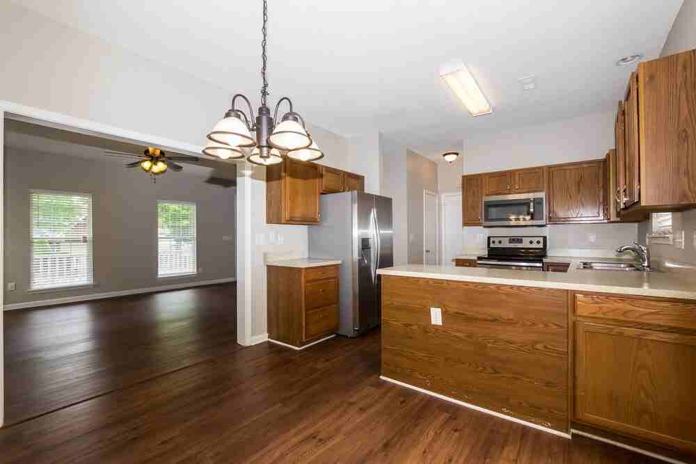 10415 Battle Ct - Photo 5 of 20
