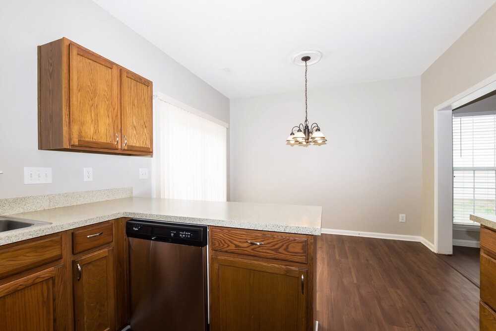 10415 Battle Ct - Photo 7 of 20