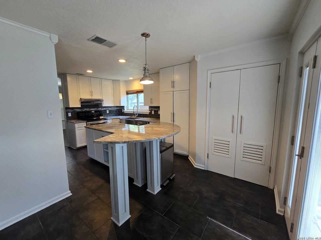 9139 Mirecourt #1 - Photo 3 of 14