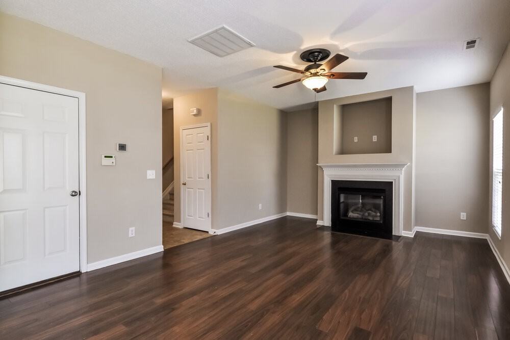 816 Stackhurst Way - Photo 2 of 18