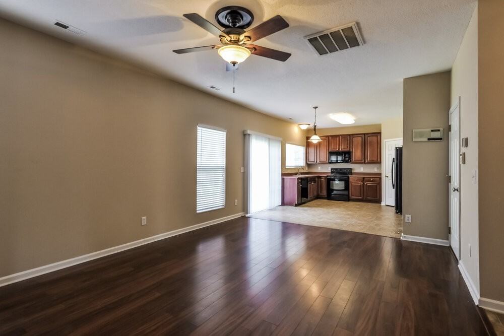 816 Stackhurst Way - Photo 4 of 18