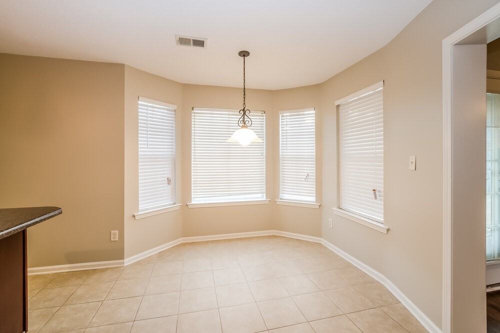 11625 Leewood Dr - Photo 4 of 19