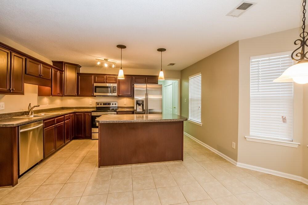 11625 Leewood Dr - Photo 6 of 19