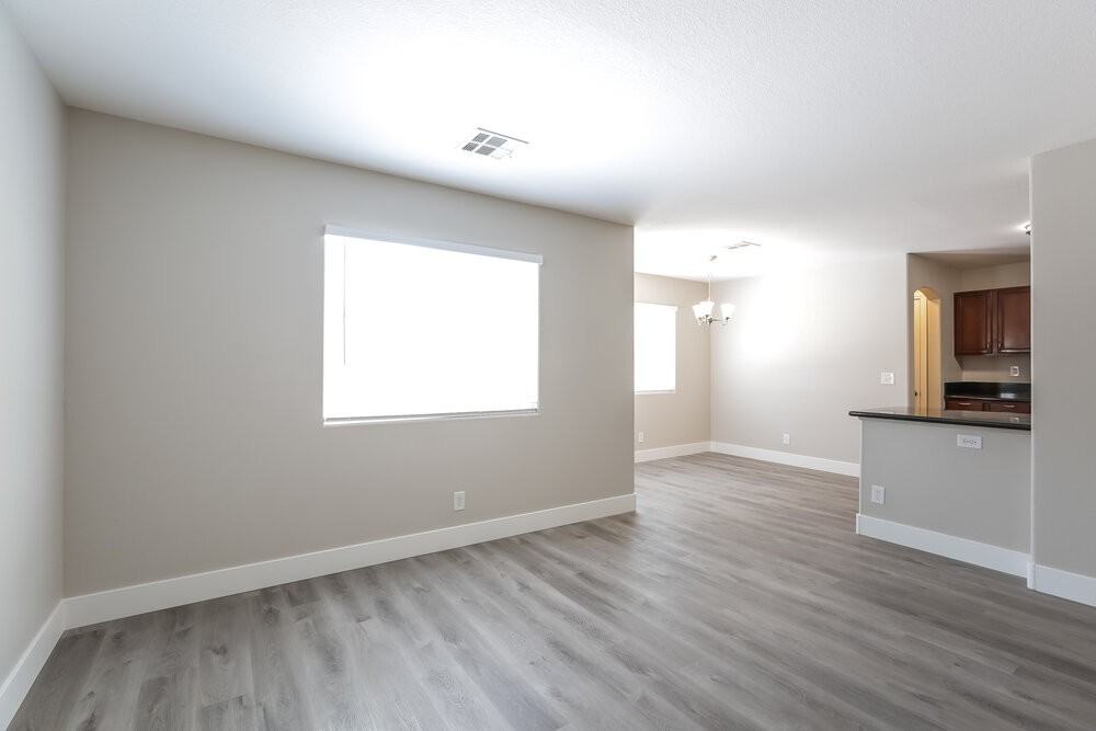 9205 Millikan Ave - Photo 4 of 17