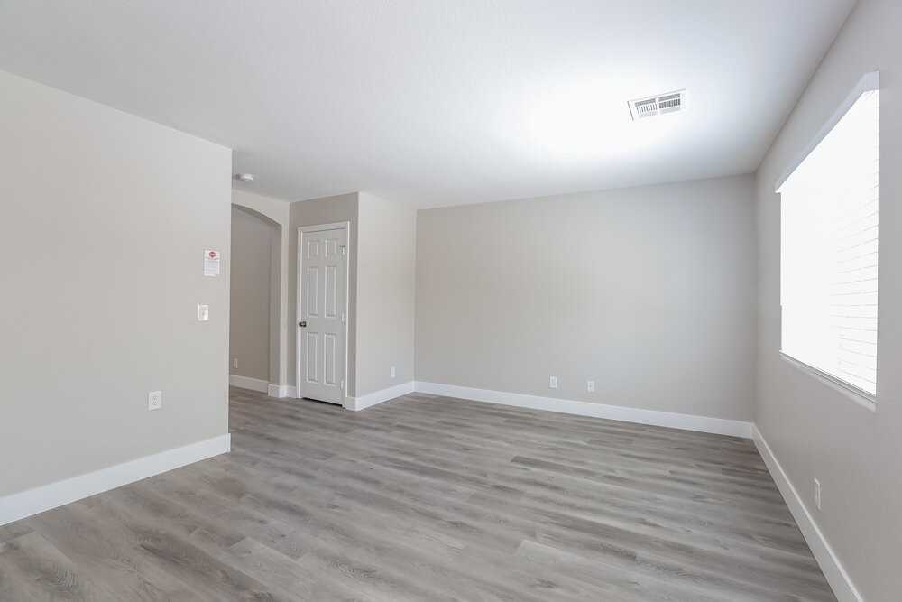 9205 Millikan Ave - Photo 5 of 17