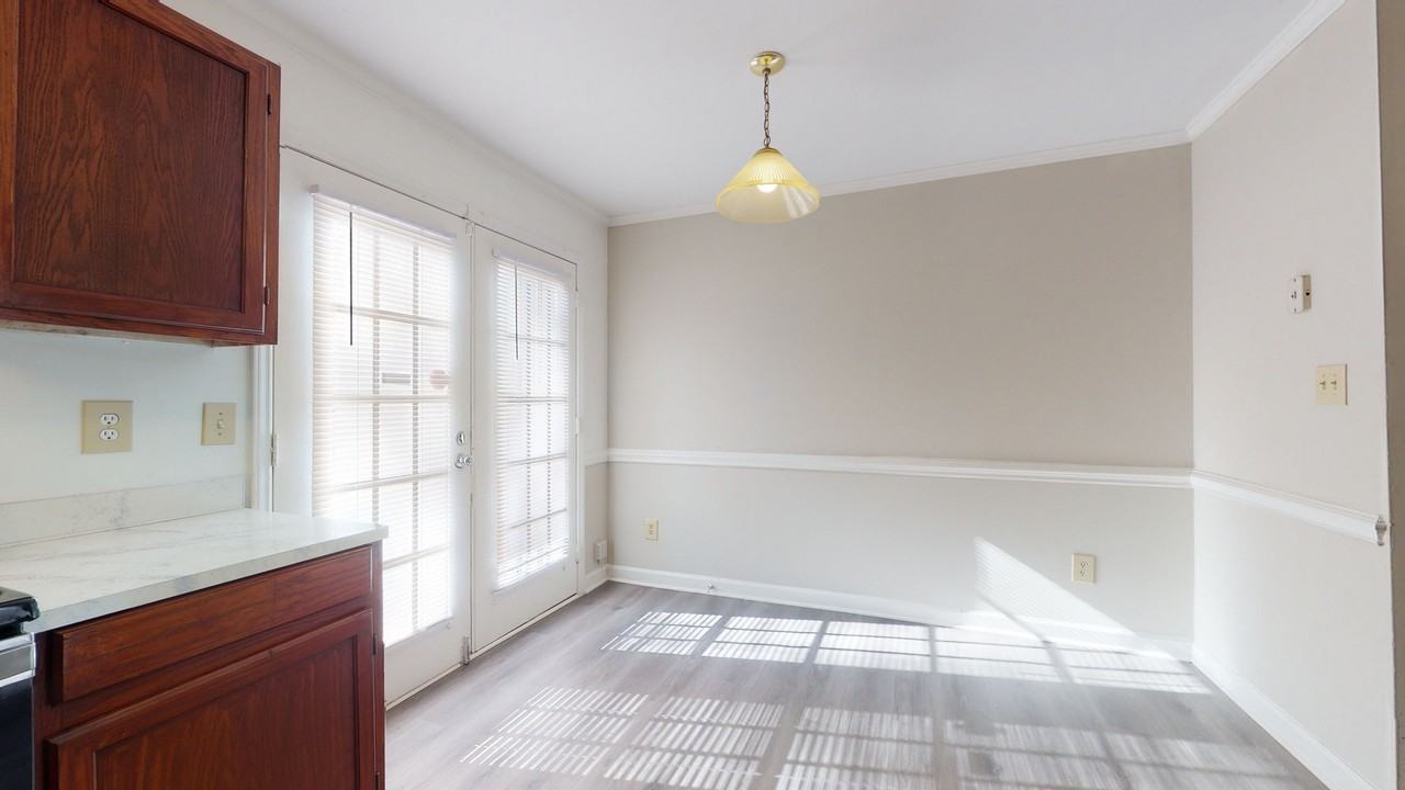Courtyard Townhomes - Photo 7 of 11