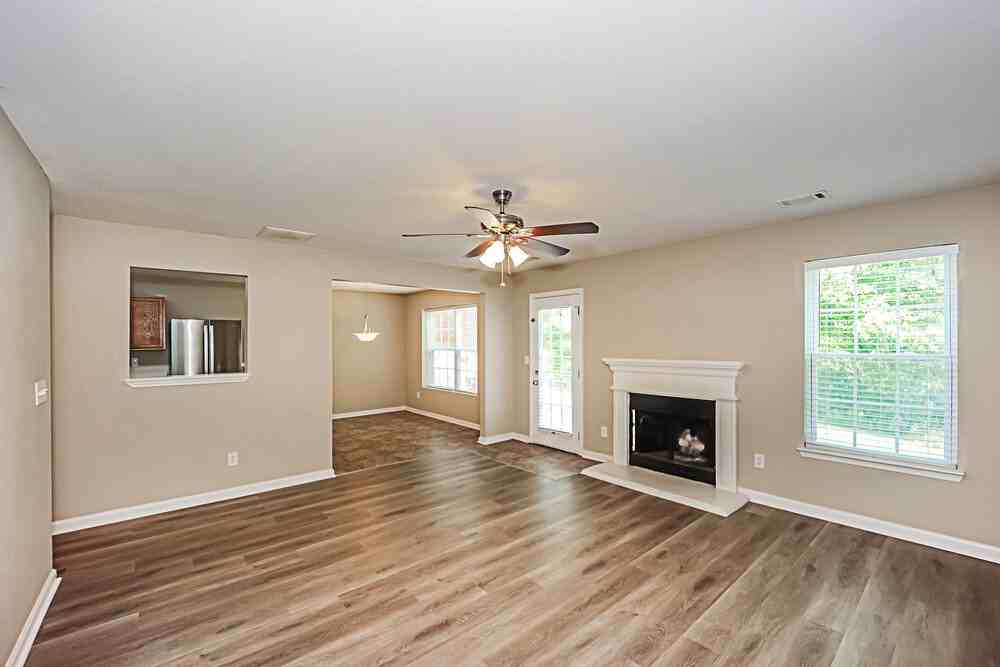 4617 Ravenwood Loop - Photo 4 of 17