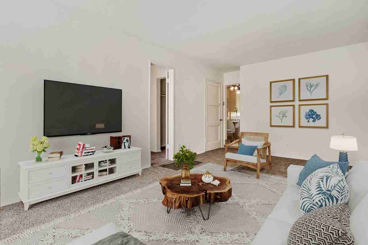 Banner Circle Apartments - Photo 5 of 21