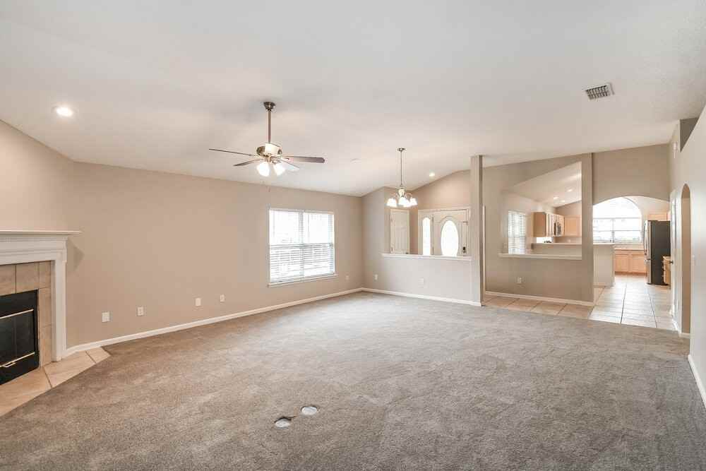 6065 Winding Bridge Dr - Photo 5 of 16