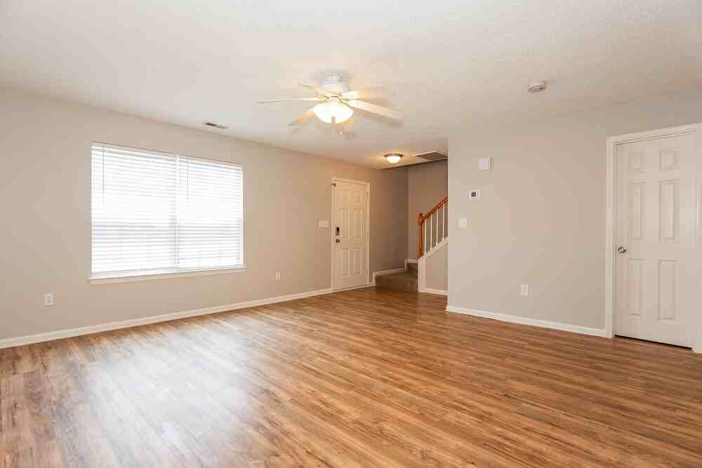 715 Almora Dr - Photo 5 of 17