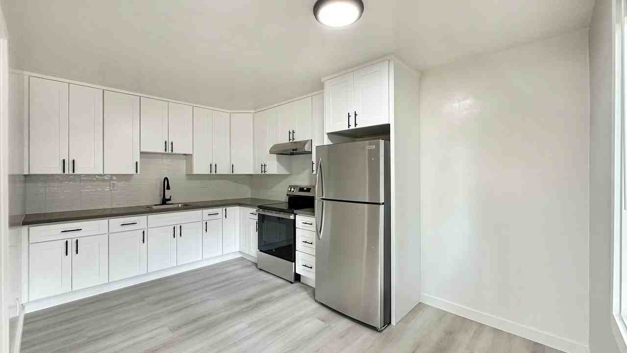 2531 Martin Luther King Jr Way - Photo 5 of 14