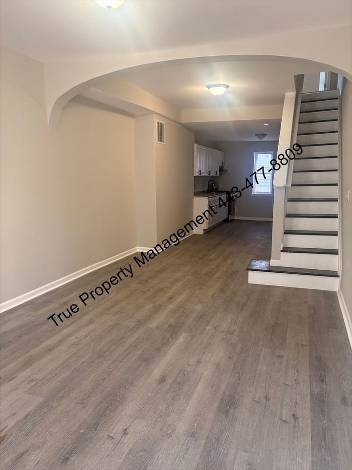 720 N Port St - Photo 2 of 12