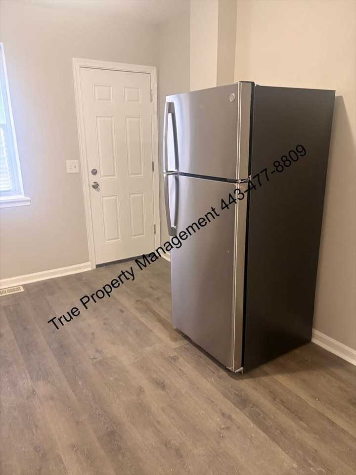 720 N Port St - Photo 3 of 12