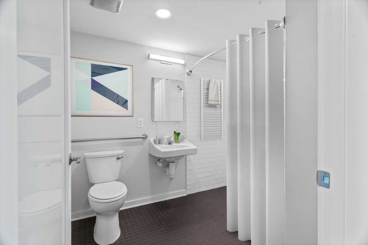 5522 Troost Ave - Photo 3 of 3