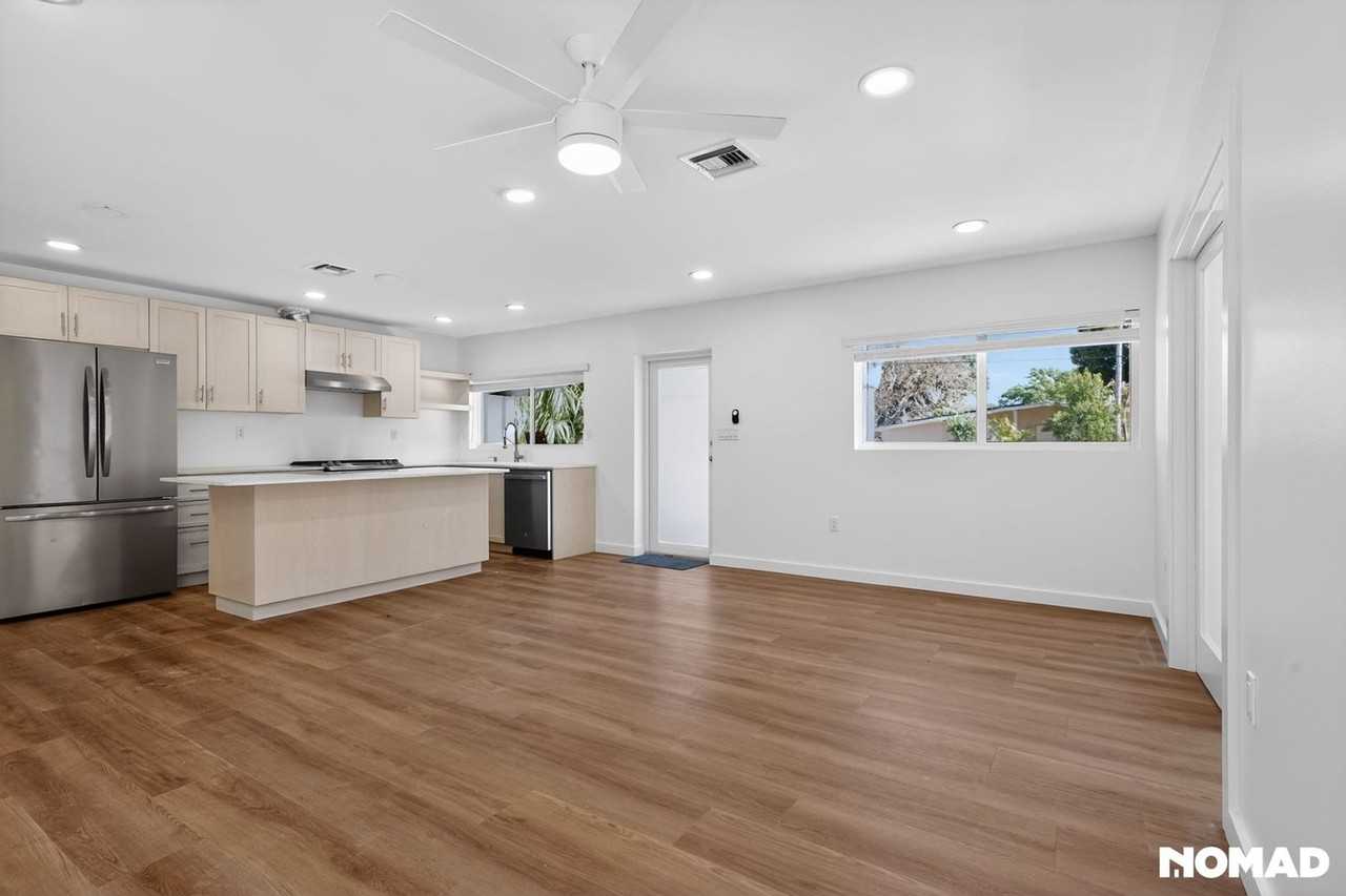 1407 York Ave - Photo 5 of 36