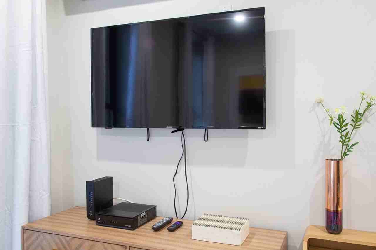 406 E 59th St #1051312P - Photo 2 of 50
