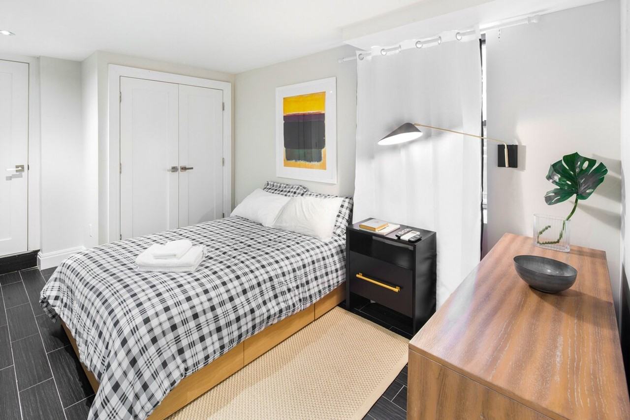 406 E 59th St #1051312P - Photo 5 of 50