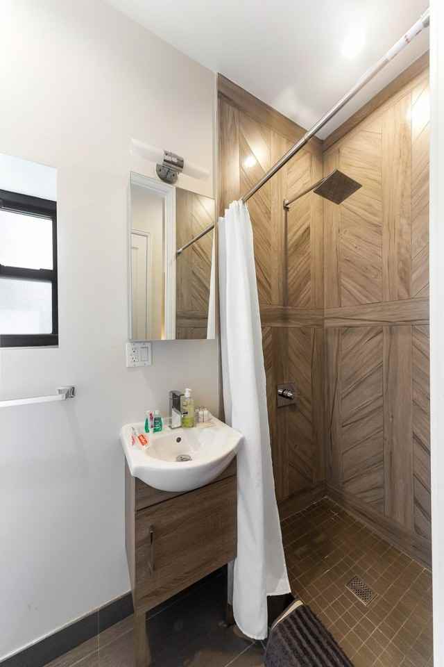 479 East 60th Street - Photo 4 of 50