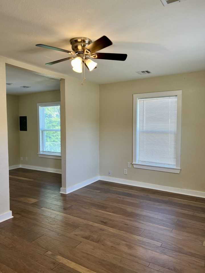 1036 N Madison Ave #1 - Photo 4 of 28
