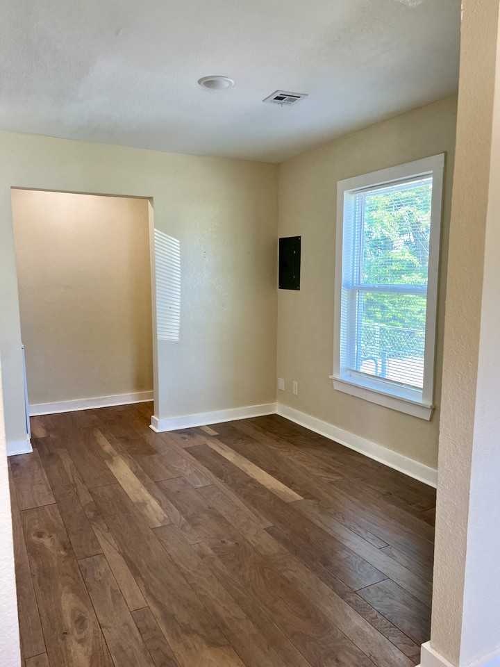 1036 N Madison Ave #1 - Photo 7 of 28